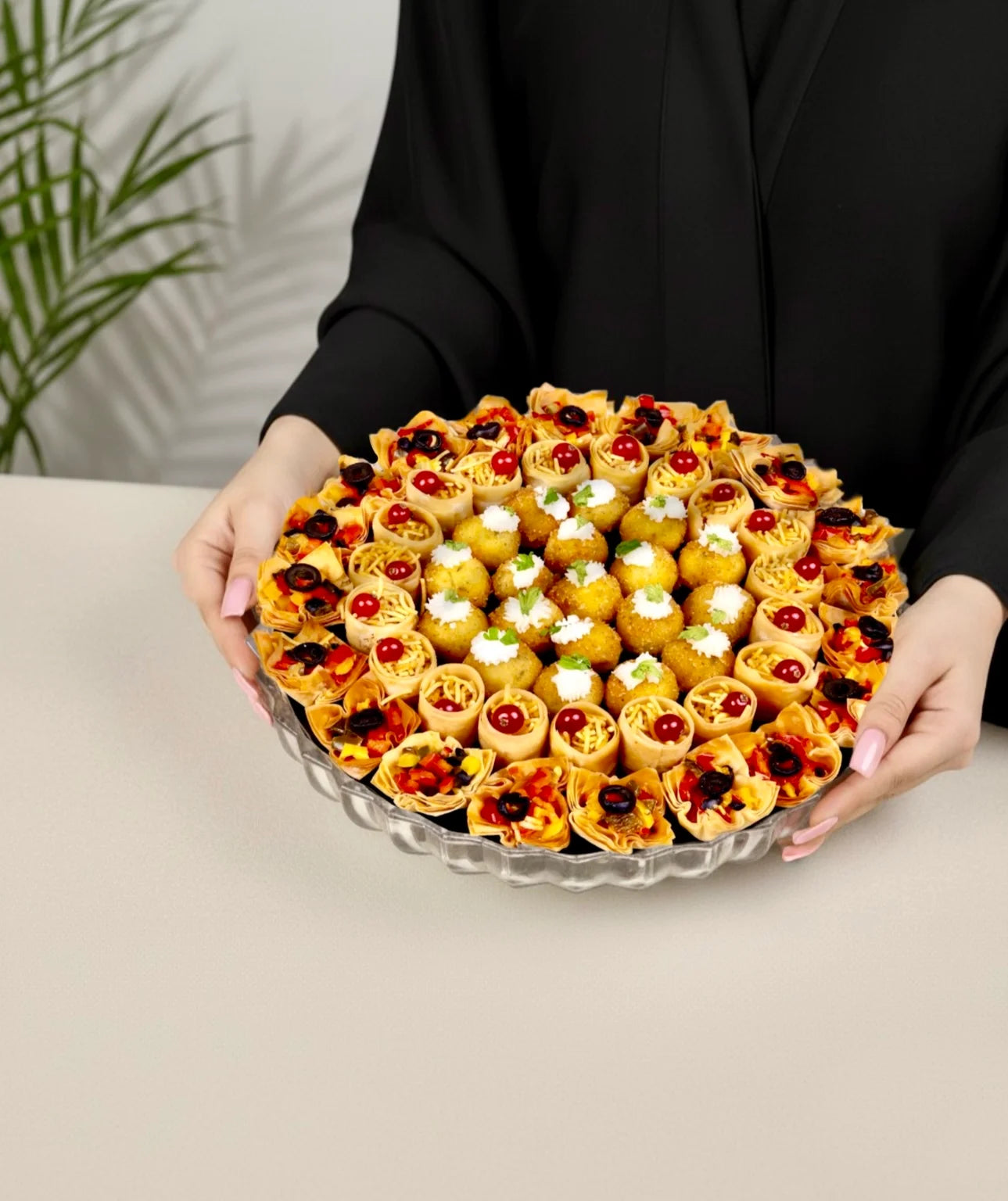 Signature Tray Mawaleh (60 Pieces)